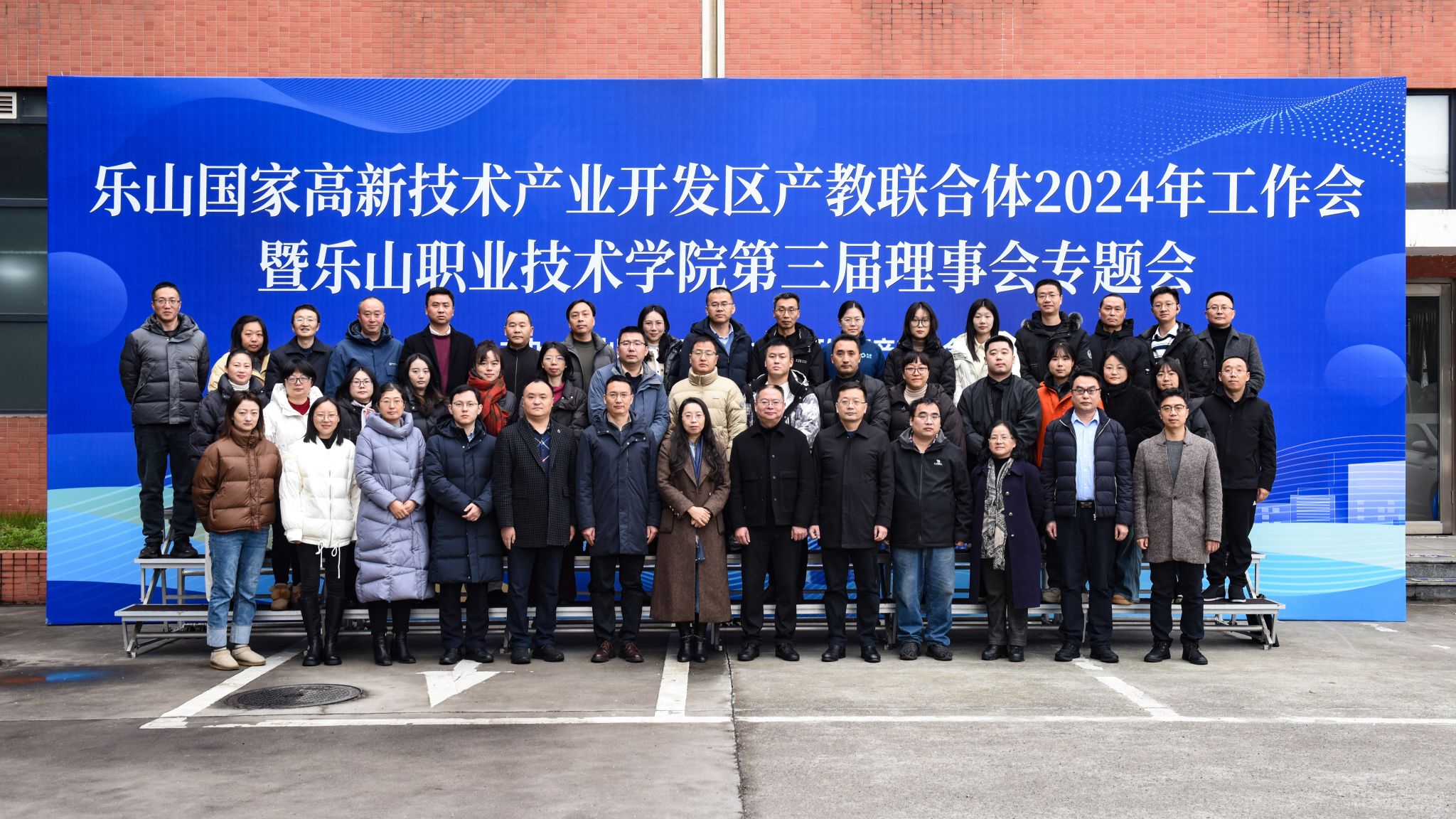 A160CBFCF956DF81AE1727FD57A_17DD5E7A_6E296.jpg?e= A160CBFCF956DF81AE1727FD57A_17DD5E7A_6E296.jpg?e=